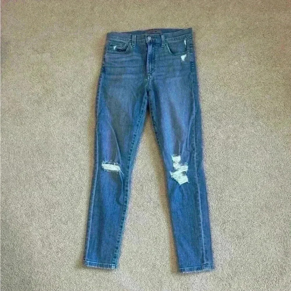 Joes jeans high rise light wash distressed knee skinny jeans in size 26